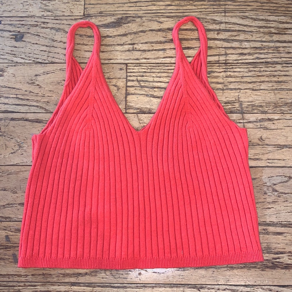 V-neck crop top